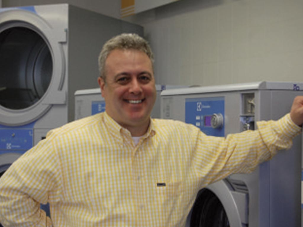 Laundrylux Hires Industry Veteran Corey Simonson for On-premise Laundry Business Development